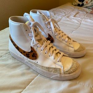 Women’s size eight Nike blazer mid ‘77